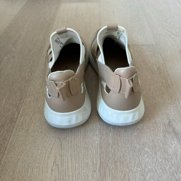 ECCO Women's St.1 Lite Slip On Sneaker 39 / 8 - Picture 3 of 4